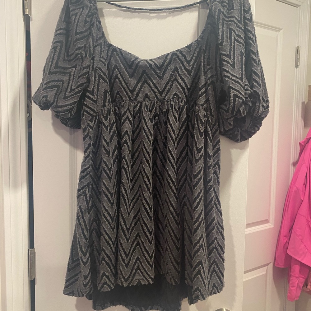 Free People top- black/grey. Scoop collar. Never worn. Size L.